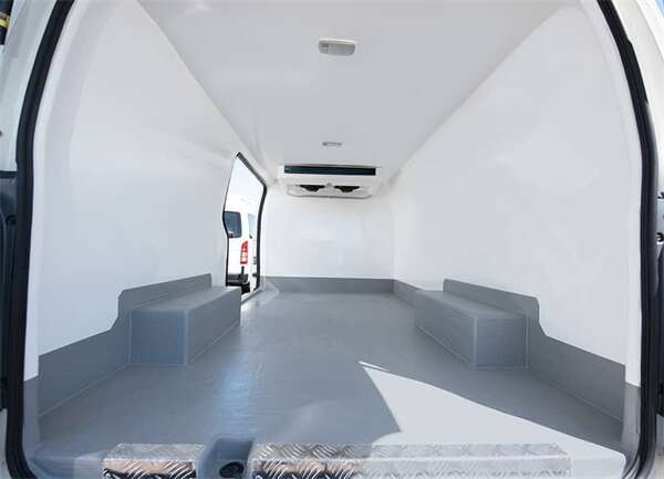 CFRT複合闆(pǎn)蒙皮冷藏(cáng)車具有良(liang)好冷藏密(mì)封效果